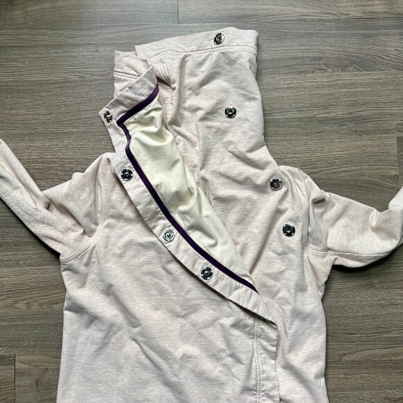 Lululemon Women's Savasana Wrap - Picture 9 of 9